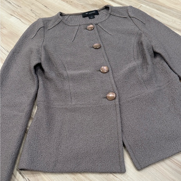 St. John Taupe/Brown Woman’s Blazer size 4, made in the USA - Picture 2 of 9